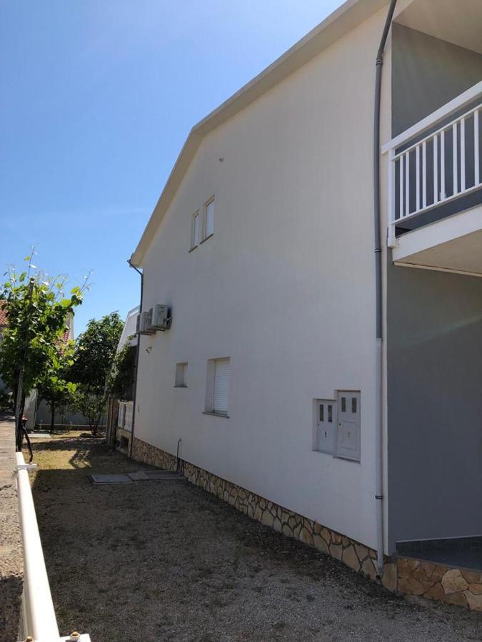 Apartmani Bolero - Obiteljski Odmor Vodice Kültér fotó