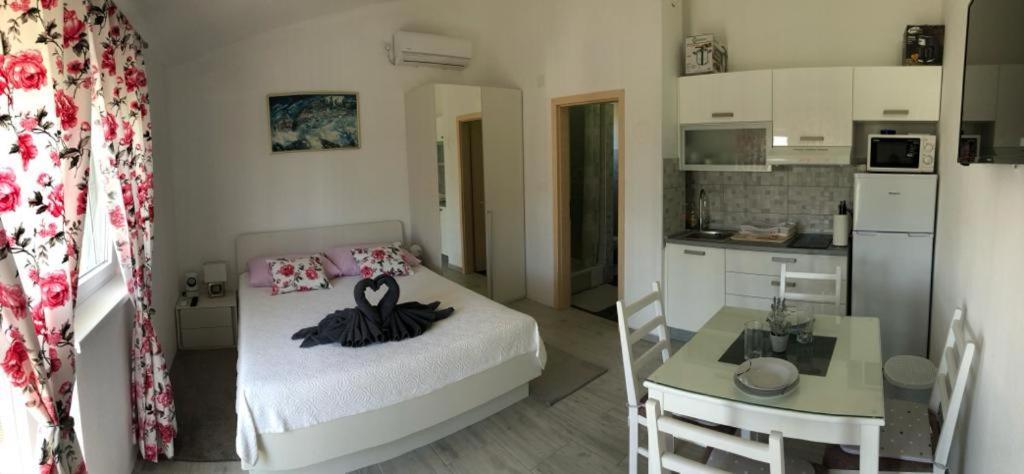 Apartmani Bolero - Obiteljski Odmor Vodice Kültér fotó