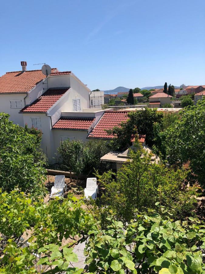 Apartmani Bolero - Obiteljski Odmor Vodice Kültér fotó
